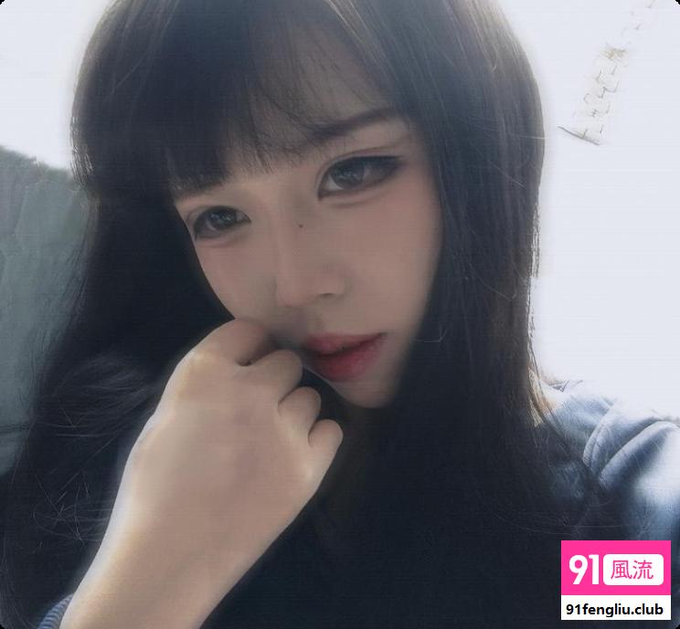 19岁颜值高小猫超好